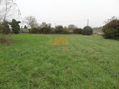 Terrain constructible - 1 827 m²