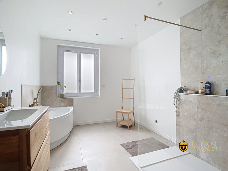 Maison - 127 m² - 5 pièces