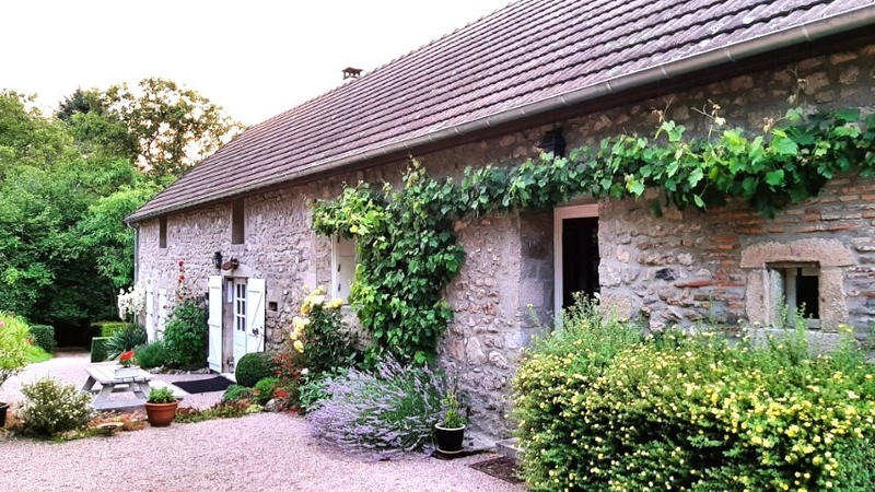 Propriété - 247 m² - 9 pièces