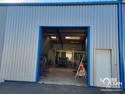 Entrepôt - 180 m²