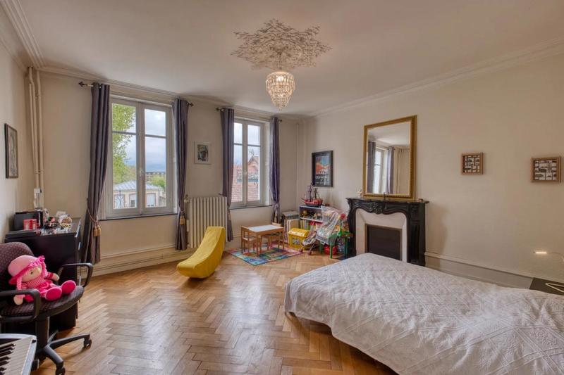 Maison de maîtres - 497 m² - 14 pièces