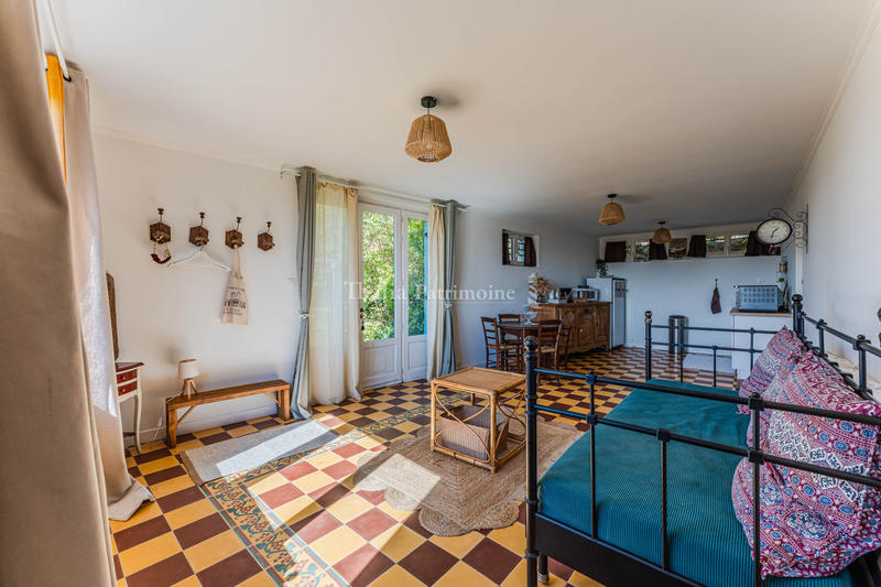 Maison - 318 m² - 9 pièces