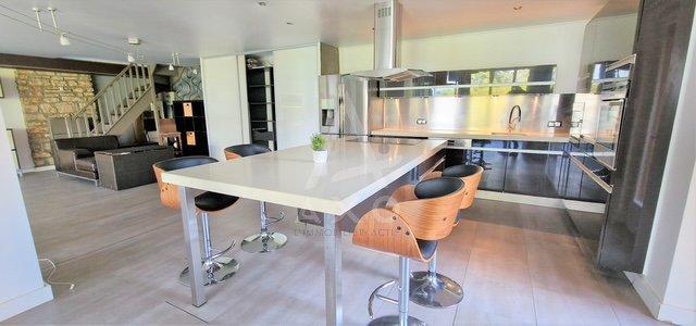 Maison - 188 m² - 4 pièces