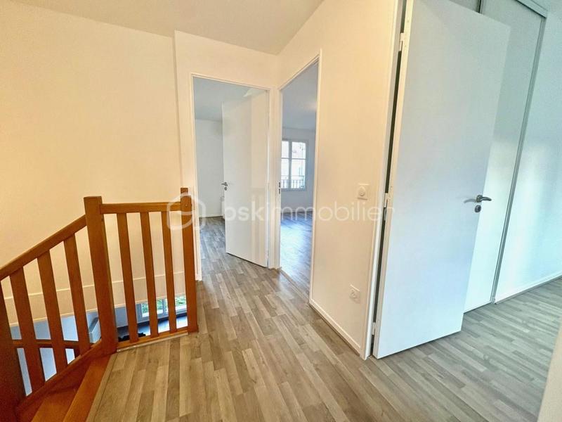 Maison - 94 m² - 5 pièces