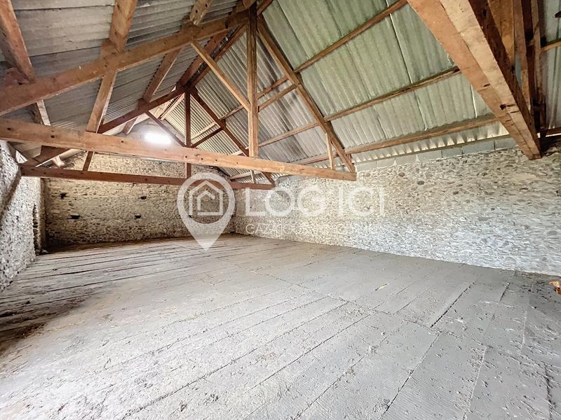 Grange - 200 m² - 6 pièces