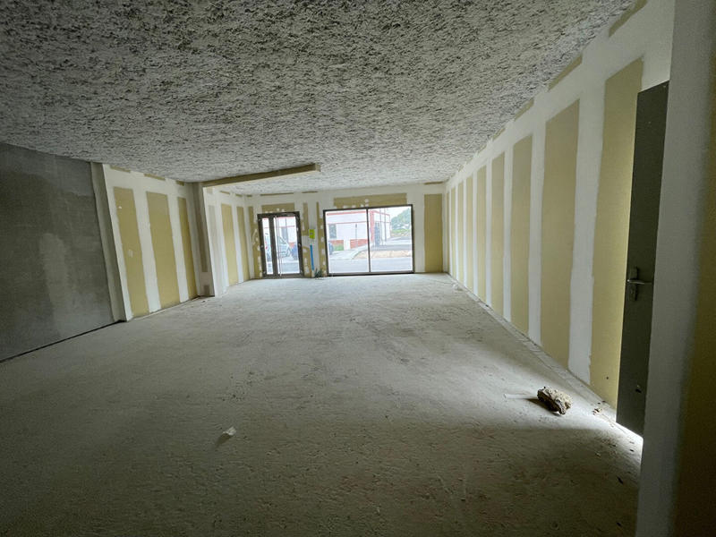 Local commercial - 77 m²