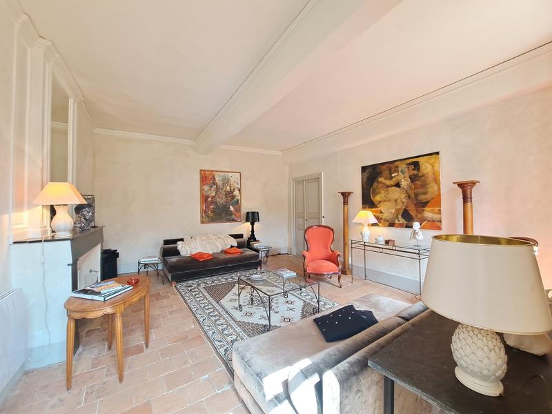 Maison - 247 m² - 6 pièces