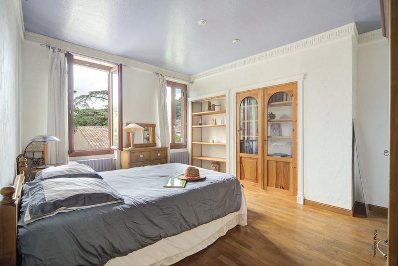 Maison - 328 m² - 9 pièces