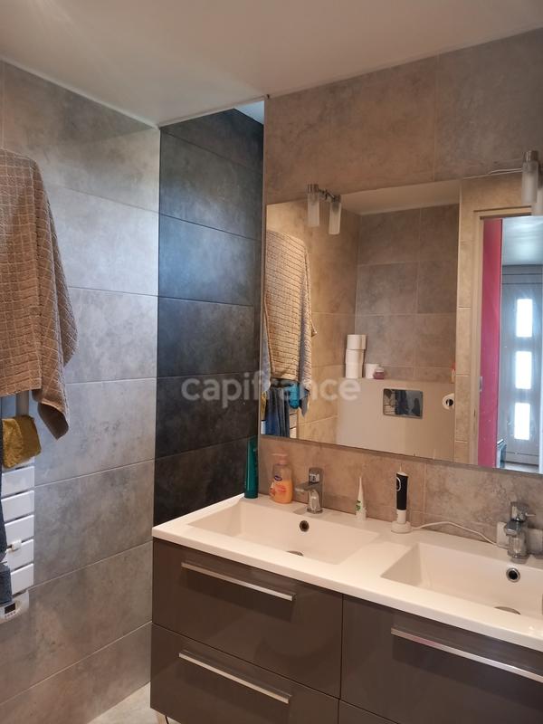 Maison - 138 m² - 8 pièces