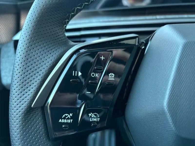 Peugeot 3008 Exclusive Hybrid 145 Dcs6 Toit Pano Audio Focal Camera Hd 360 Alcantara et Elec Pk Assist+