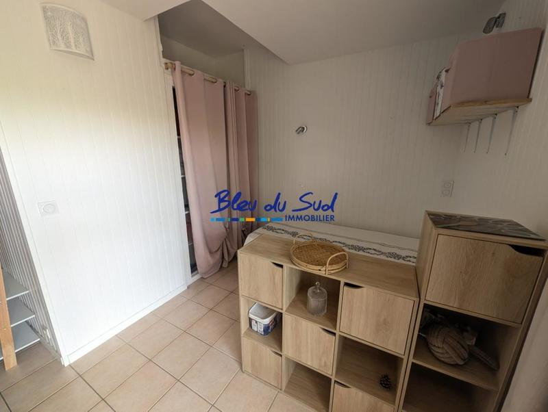 Studio - 25 m² - 1 pièce