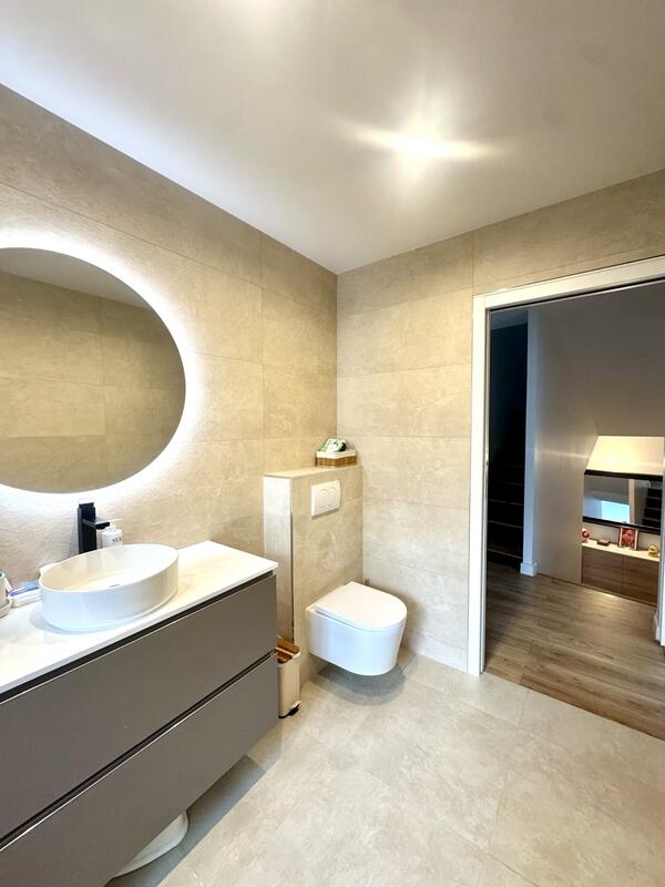 Maison - 176 m² - 7 pièces