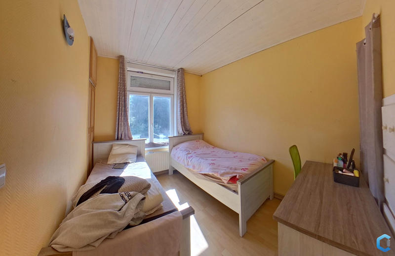 Maison - 90 m² - 5 pièces