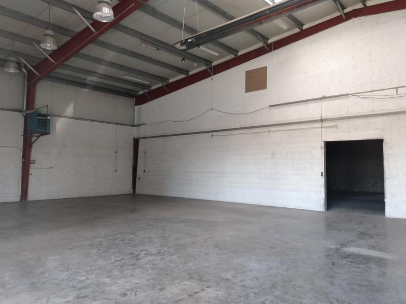 Local d'activité / Entrepôt - 1 250 m²