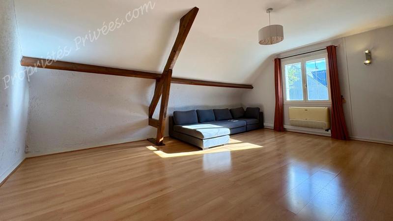 Maison - 180 m² - 11 pièces