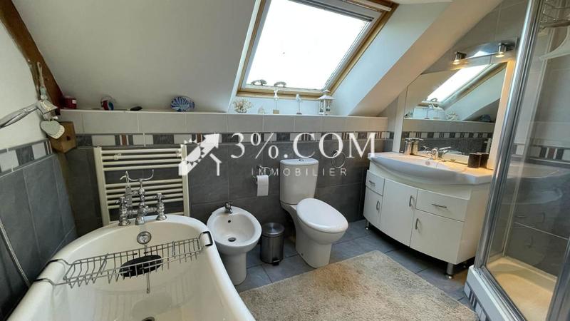 Maison en pierre - 202 m² - 9 pièces