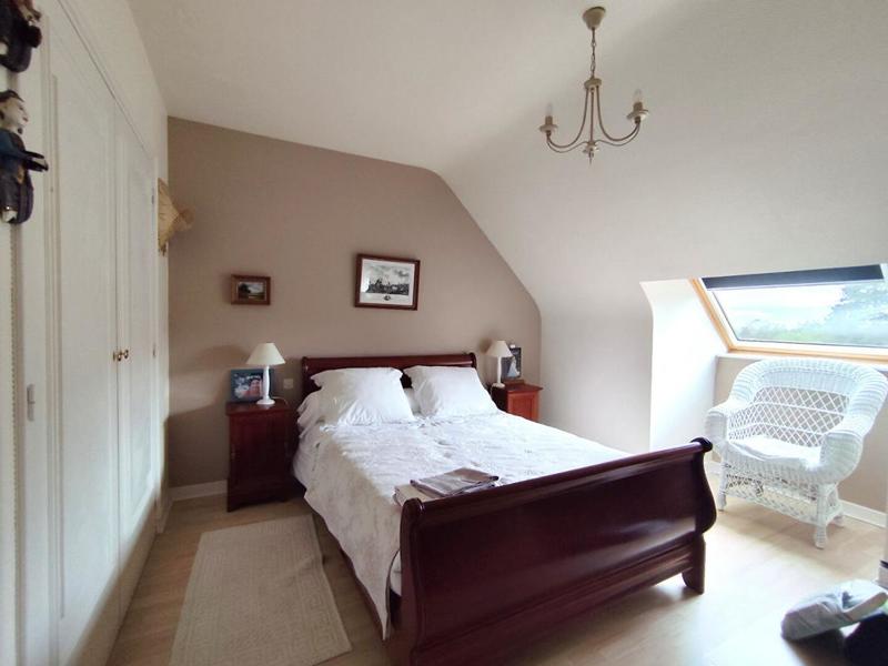 Maison - 175 m² - 9 pièces