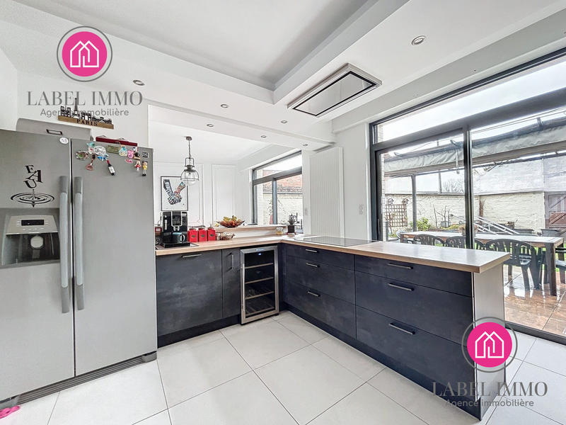 Maison - 200 m² - 10 pièces