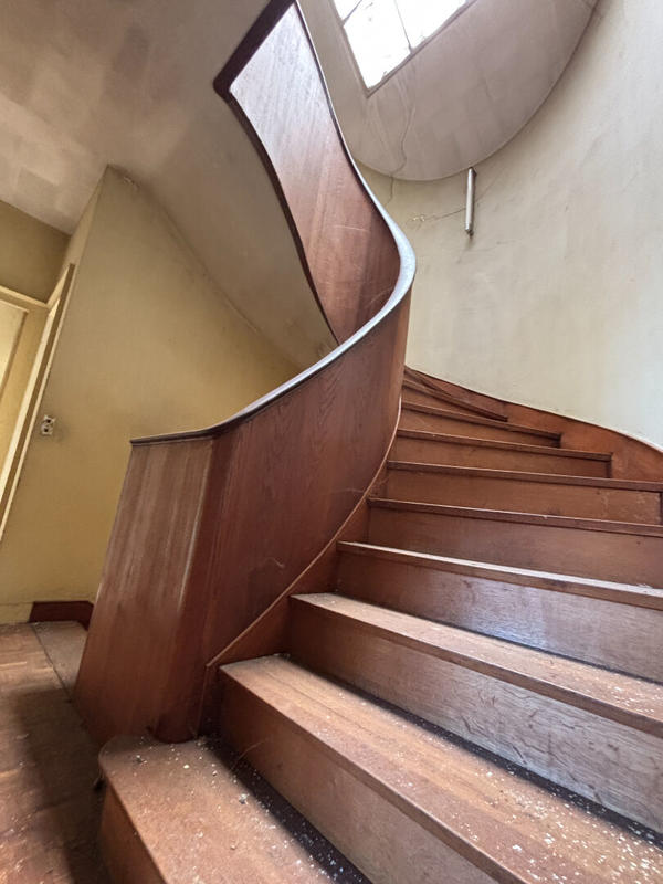 Maison - 235 m² - 9 pièces