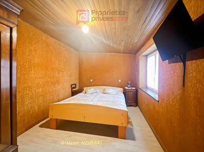 Maison - 228 m² - 9 pièces