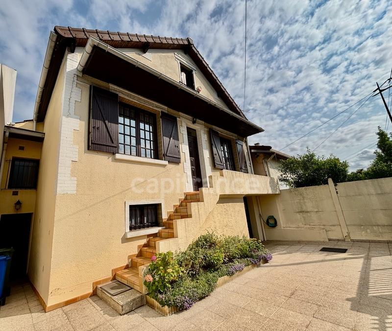 Maison - 163 m² - 8 pièces