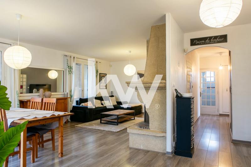 Maison traditionnelle - 143 m² - 7 pièces