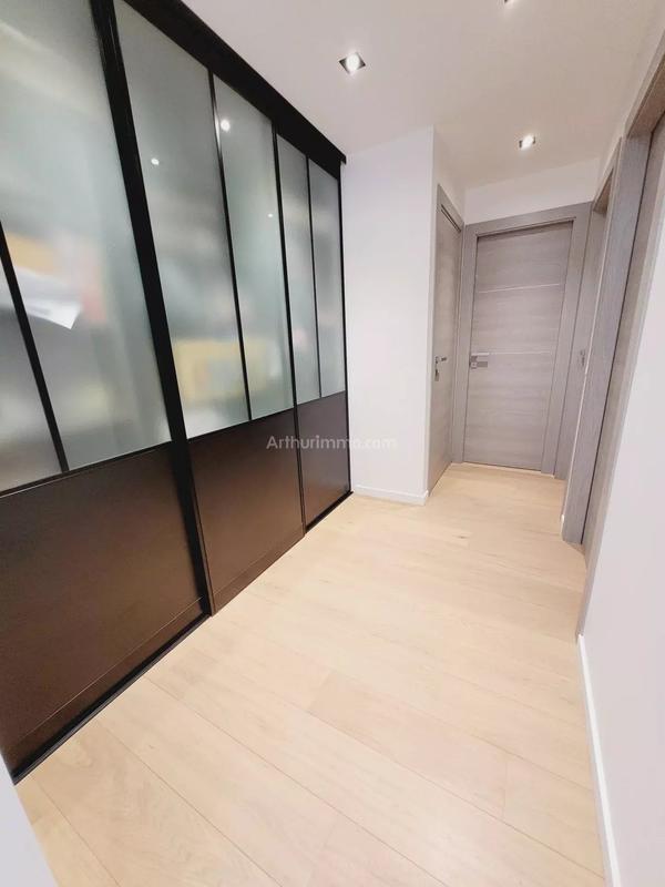 Maison - 221 m² - 9 pièces