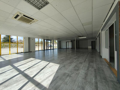Local commercial - 500 m² - 4 pièces