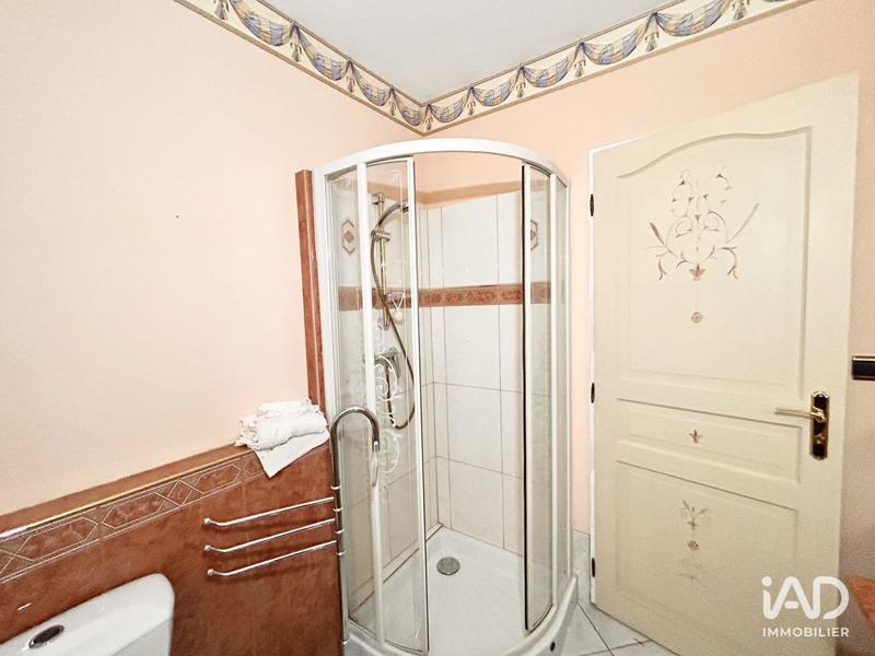 Maison - 265 m² - 10 pièces