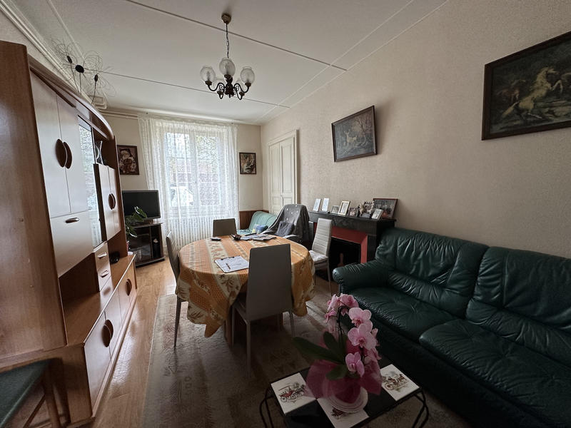 Maison - 240 m² - 12 pièces