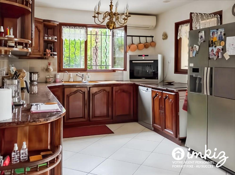 Maison - 206 m² - 7 pièces