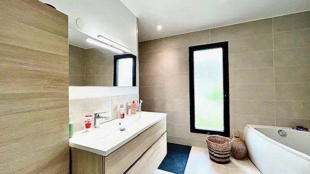 Maison - 146 m² - 7 pièces