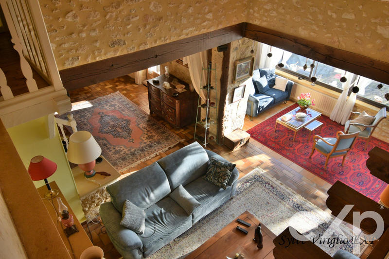 Maison - 207 m² - 6 pièces