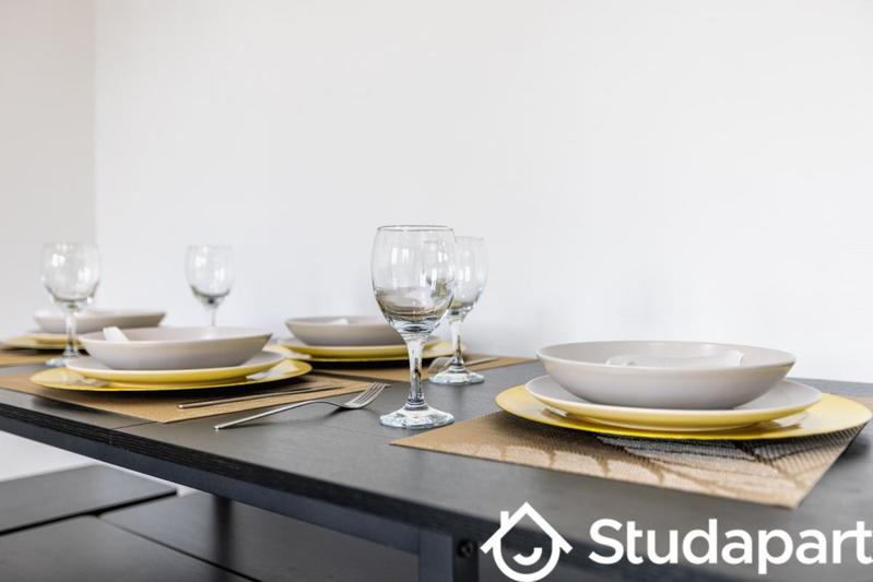 Chambre - 10 m² - 1 pièce