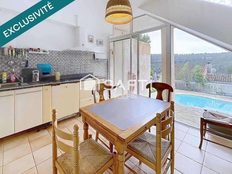 Maison - 230 m² - 8 pièces