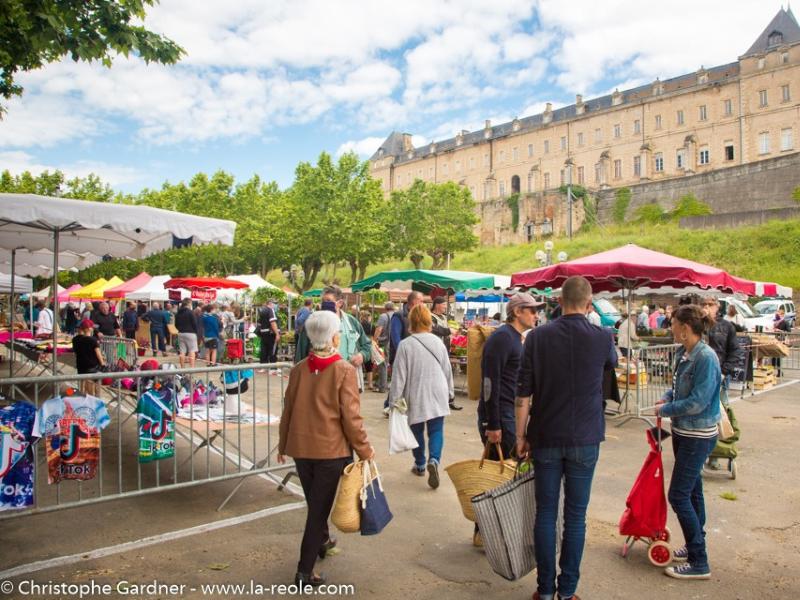 Marché hebdomadaire du samedi matin à la Réole