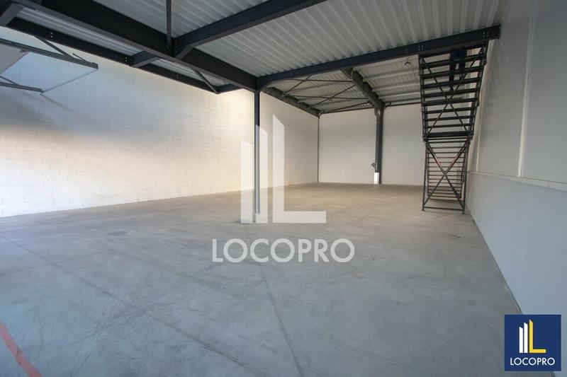 Local d'activité / Entrepôt - 347 m²