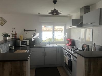 Maison - 111 m² - 4 pièces