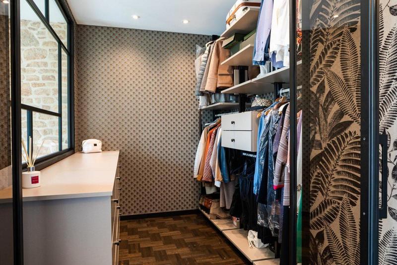 Maison - 250 m² - 10 pièces