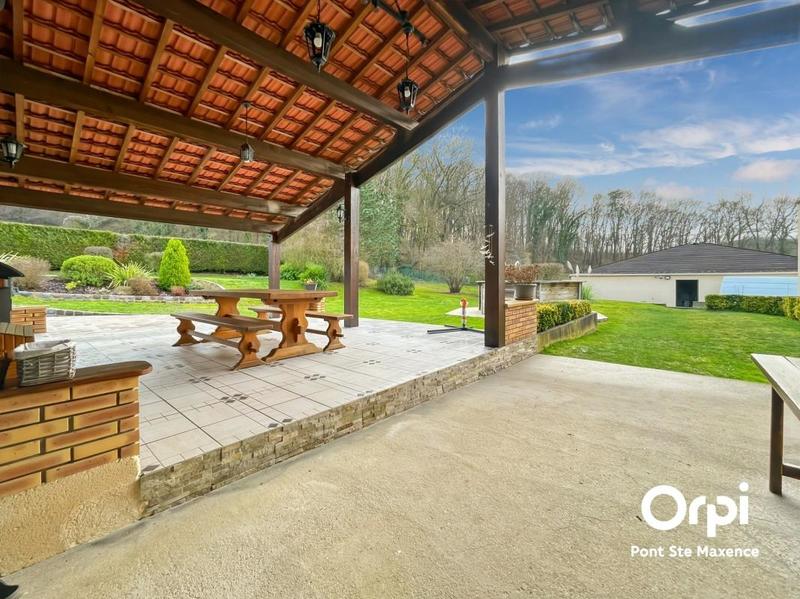 Maison - 218 m² - 6 pièces