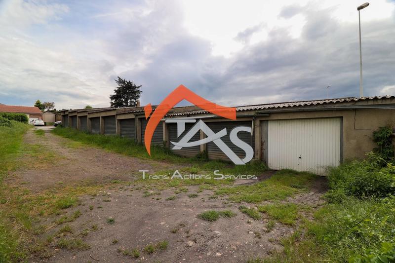 Parking / Garage - 528 m²