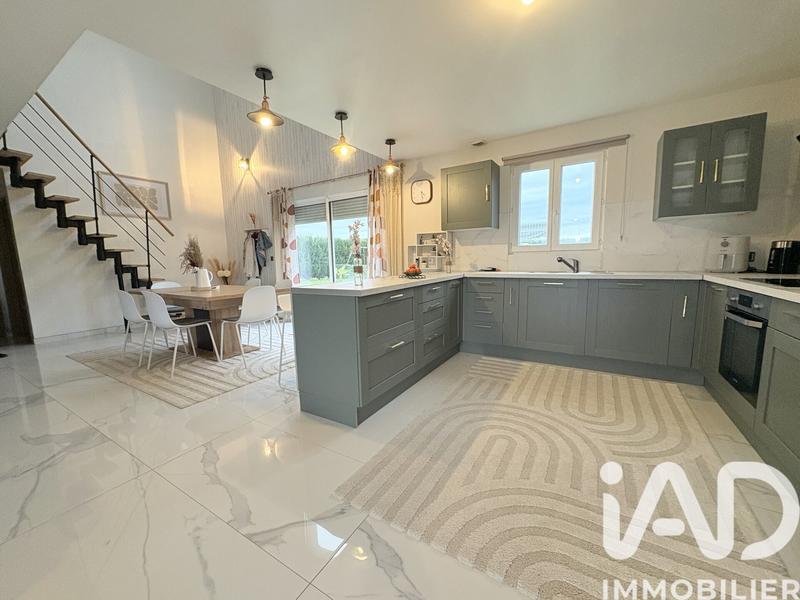 Maison - 147 m² - 6 pièces