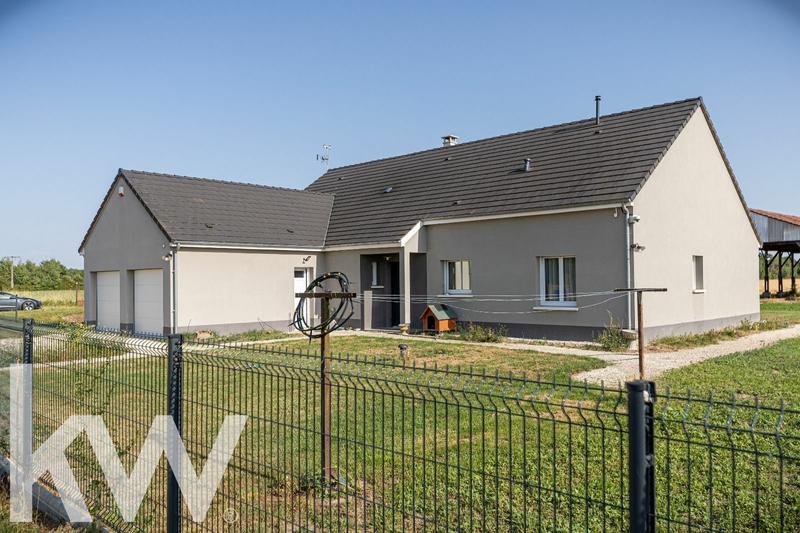 Maison - 3 200 m² - 5 pièces