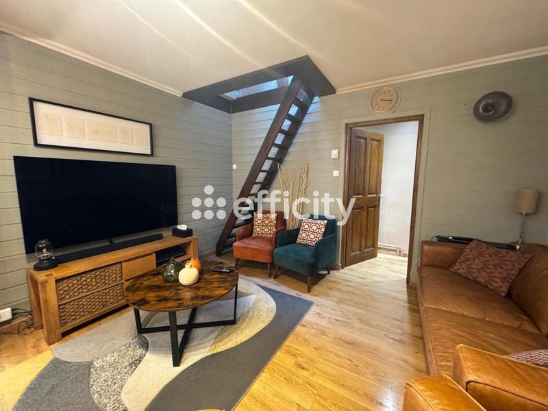 Immeuble - 270 m² - 9 pièces