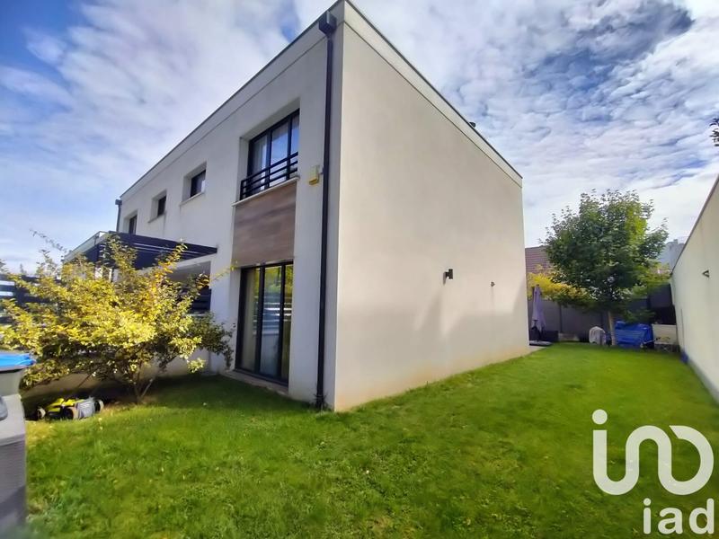 Maison - 98 m² - 5 pièces