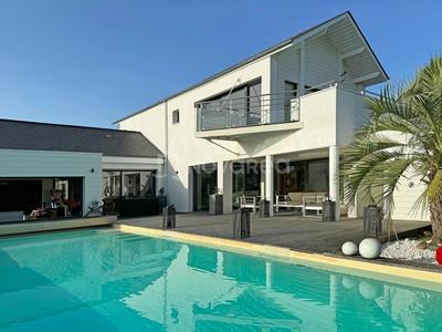 Villa - 240 m² - 7 pièces