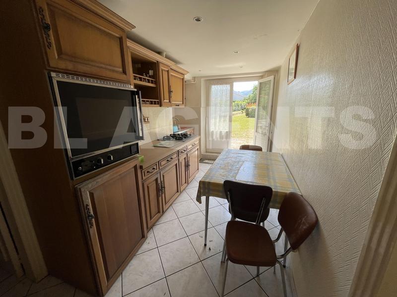 Maison traditionnelle - 241 m² - 9 pièces