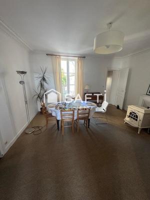 Maison - 192 m² - 10 pièces