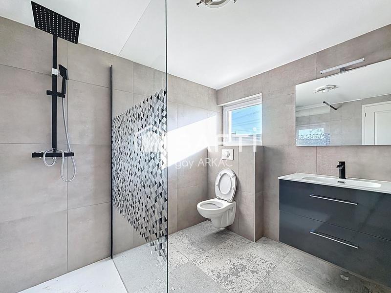 Maison - 167 m² - 7 pièces