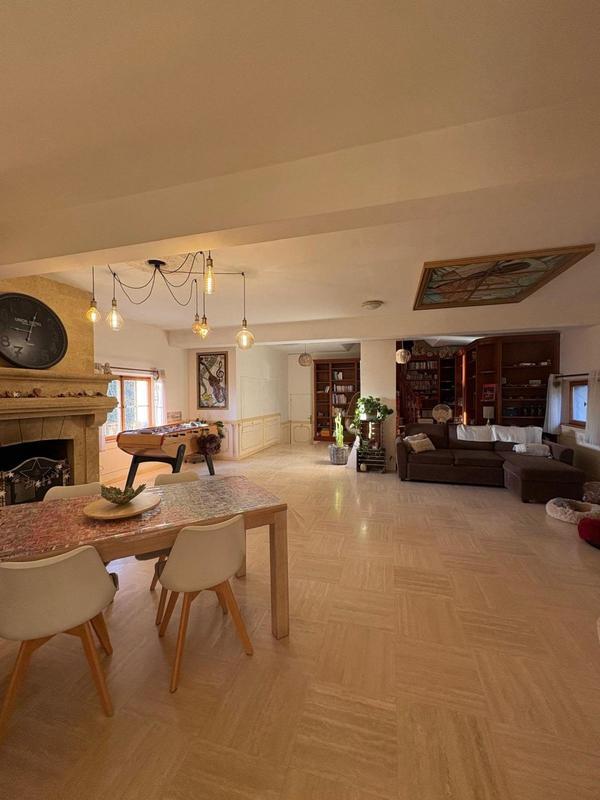 Appartement - 151 m² - 5 pièces